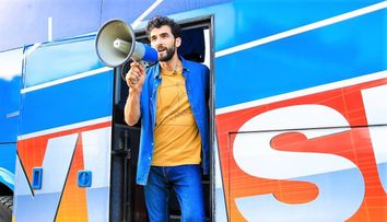 Corneliu Ulici, prezentatorul Visuri la cheie, incantat de echipa sa entuziasta