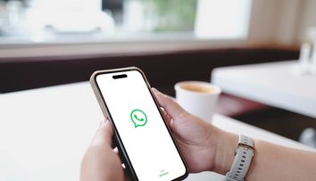 Aplicația WhatsApp, avertisment urgent pentru utilizatorii iPhone! Trebuie să facă asta pentru ca dispozitivul să nu fie compromis