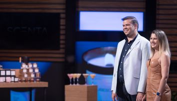 Reacția Leilor când au aflat prețul lumânărilor parfumate produse de soții Dan și Maria Petrescu din Ploiești