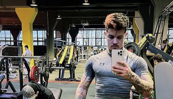 Zanni, prima reacție după ce pe net a apărut un clip interzis minorilor cu un tânăr care seamănă cu el