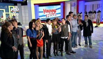 Concurentii care au iesit din competitia Vocea Romaniei au venit cu colindul la Happy Hour! Vezi cum au cantat acestia