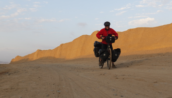 Cine este românul care a traversat cele două Americi pe bicicleta din Alaska până în Țara de Foc: „Pentru mine, explorarea nu înseamnă doar să ajungi într-un loc...”