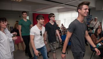 Cei 10 castigatori norocosi au avut sansa sa viziteze fabrica Ulker impreuna LaLa Band  GALERIE FOTO