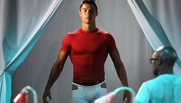 Imaginea zilei: Cristiano Ronaldo pare din ceara, dar nu este!