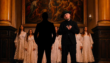 După hiturile cu Theo Rose și Andra, F. Charm surprinde din nou! Cu ce artist iubit de români a lansat o piesă-manifest: „Nu mă așteptam niciodată la colaborarea asta!”
