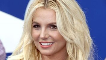 Ce mari au crescut baietii lui Britney Spears! Cantareata i-a adus cu ea pentru prima oara pe covorul rosu: FOTO