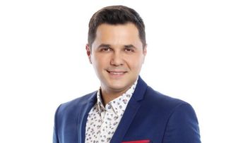 Cove testeaza in strainatate intentiile fetelor inscrise pentru cei 8 baieti din emisiunea Ma insoara mama!