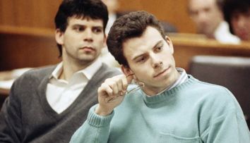 Erik Menendez, unul dintre cei doi fraţi care şi-a ucis părinţii, de urgență la spital în stare gravă! Ce a spus avocatul său: „Ar trebui eliberat...”
