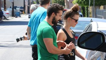 Shia LaBeouf și Mia Goth s-au despărțit în secret după 13 ani de relație. Vestea vine la scurt timp după ce starul din Transformers a fost implicat într-o altercație violentă și arestat în New Orleans