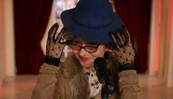 Oana Sarbu, complet schimbata la “Serviciul Roman de Comedie”: a imitat trei voci feminine celebre!