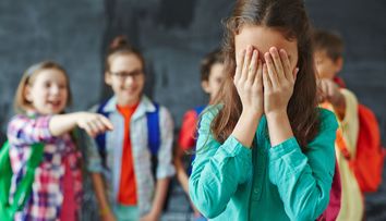 VIDEO Bullying-ul, interzis prin lege
