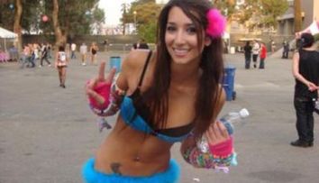 Ce varsta crezi ca au aceste fete? 12 ani sau 20 de ani? Raspunsul te va face sa te uiti de doua ori la FOTOGRAFII