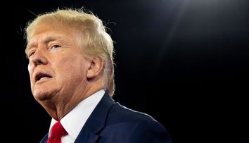 Donald Trump intră în istorie drept primul președinte al SUA anchetat penal. Reacția sa după ce a fost pus sub acuzare