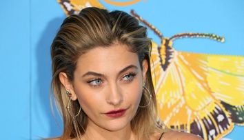 Paris Jackson pozează topless pentru o nouă campanie publicitară
