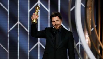 Cui i-a mulțumit Christian Bale pentru Globul de Aur câștigat în acest an