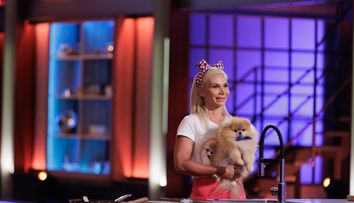 MasterChef 2024, 16 septembrie. „Mănâncă  doar bobițe cu fructe de mare”. Ana Maria Becar a apărut în fața Chefilor cu un pomeranian în brațe! Reacția savuroasă a lui Chef Florin Dumitrescu: „Are o veveriță!”