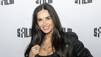 Demi Moore, din nou în centrul atenției pe covorul roșu! La 62 de ani, fosta soție a lui Bruce Willis arată mai bine ca niciodată, iar fanii sunt stupefiați: „Ireal. Ce face femeia asta de arată așa la vârsta ei?”