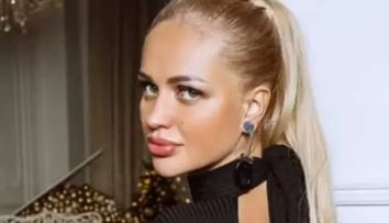 O celebră bloggeriță, aflată în mașină cu soțul și copilul lor, a murit pe loc într-un accident rutier! Momentul după impactul fatal, surprins pe camerele VIDEO