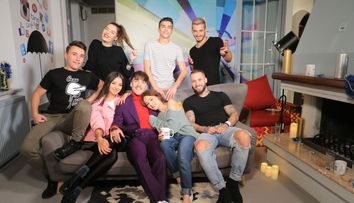 Viața bate vlogul, ediție specială de Crăciun: ”Îmi doream un Crăciun american, ca în Singur acasă”