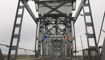 Cozi de până la 6 ore de așteptare pe podul Giurgiu–Ruse, pe sensul de ieșire din România. Ce alternative au găsit turiștii exasperați