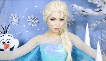 Elsa din Frozen exista si in realitate. Talentul ei a cucerit milioane de internauti