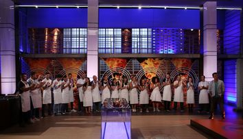 Ei sunt cei 24 de concurenti care vor lupta pentru trofeul MasterChef. Actiunea continua luni, de la 20:30, la Pro TV