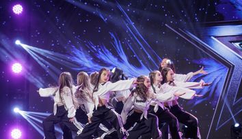 Românii au talent, 18 aprilie 2025. Trupa „Flowolf din Orăștie a inclus tradiția în dansul lor modern, oferind un adevărat spectacol. Andra: „A fost un moment foarte bine gândit”