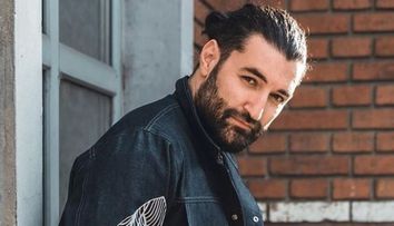Smiley și-a lansat o emisiune online, iar Gina Pistol a fost primul lui invitat surpriză. Ce declarație i-a făcut vedeta