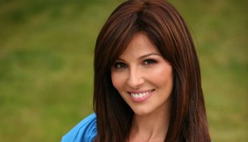 Oana Cuzino te invata cum sa scapi de kilogramele pe care le ai in plus in timpul vacantei de Paste. Afla ce trebuie sa mananci