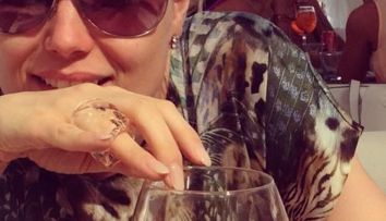 Dupa Oana Roman, o noua vedeta din showbiz anunta ca este insarcinata. Ce artista de la noi va deveni mama pentru a doua oara