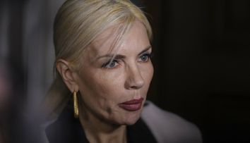 Laura Vicol a ajuns la spital după ce a ieșit din arest! Fosta șefă a Comisiei Juridice din Camera Deputaților, la un pas de a fi supusă unei intervenții chirurgicale: „Am vrut să chem salvarea”