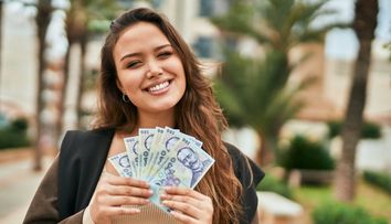 Dă norocul peste acești nativi! Două zodii se vor umple de bani în săptămâna 14-19 iulie 2025