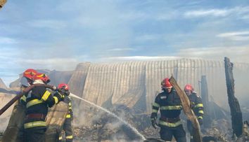 Tatăl unei tinere care a murit în incendiul de la „Ferma Dacilor” face declarații sfâșietoare. Bărbatul nu știa că fiica lui se află acolo: „M-a sunat soția”
