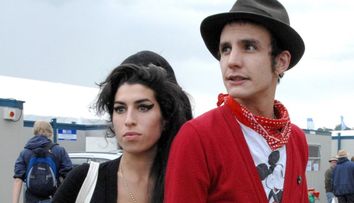 Fostul soț al lui Amy Winehouse vrea o parte din averea artistei, la 8 ani de la moartea ei