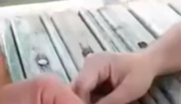 Ai un inel blocat pe deget? Un video devenit viral pe internet arata cum poate fi rezolvata problema