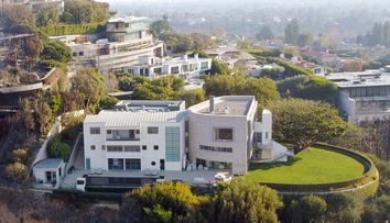 Casa unui superactor de la Hollywood a scăpat ca prin minune de incediul catastrofic din Los Angeles! Locuința din vecinătate a fost complet mistuită de foc FOTO