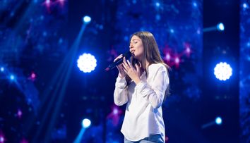 Sara Budeanu, o voce care este balsam pentru suflet. Cine este eleva de 17 ani care a cucerit publicul de la Românii au talent