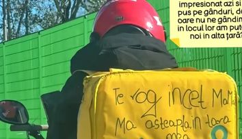 Mesajul scris pe rucsac de către un livrator de la Glovo a devenit viral: „Te rog încet. Mama mă așteaptă în țara mea”