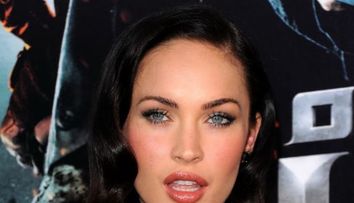 Megan Fox, suparata foc! Cel mai nou film al ei, ridiculizat de critici, va fi lansat direct pe DVD!