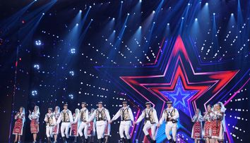 Romanii au talent 2022: Grupul folcloric Mugurașul, reprezentație spectaculoasă de dans popular și sincronizare perfectă