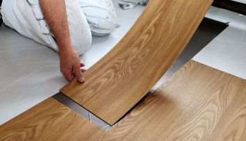 (P) Este bun parchetul din vinil? La ce folosesc pardoselile LVT?