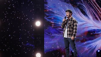 Toni Șerban a pășit încrezător pe scena de la Românii au talent 2025, dar momentul său de beatbox nu i-a convins pe jurați: „Ai 4 de NU, dar ai câștigat ce nu a câștigat niciun concurent până acum...”