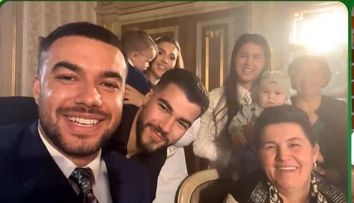Imagini de la ziua mamei lui Culiță Sterp. Toată familia s-a strâns pentru a o sărbători