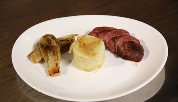 Reteta Tudor-Alexandru Aposteanu: Piept de rata cu andive caramelizate si Dauphinoise