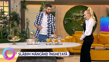 Carmen Barcan ne învață ce fel de înghețată să pregătim noi - extrem de simplu, de sănătos și de gustos, ca să slăbim: 