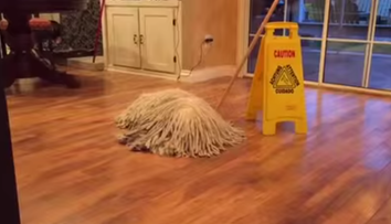 Toti au crezut ca este un mop pentru curatenie. Ce se intampla la secunda 8 i-a lasat pe toti fara cuvinte VIDEO