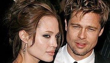 Angelina Jolie se plange ca Brad Pitt nu este inventiv in pat