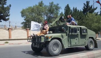 Talibanii încep să-și facă propriul Guvern: Un fost deținut e la conducerea Ministerului Apărării