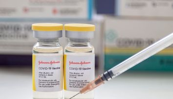 Vaccinul Johnson&Johnson studiază eventualitatea introducerii unei a doua doze la vaccinare