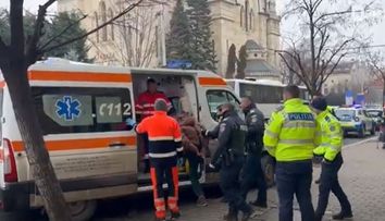 O româncă de 39 de ani a furat mașina unui curier, amenințându-l cu cuțitul. Cinci echipaje de poliție au urmărit-o ca în filme prin centrul Clujului